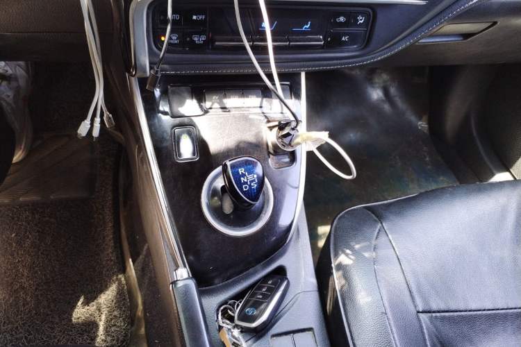 Used Toyota Corolla 2017 Revised Dual-Engine 1.8L E-CVT Elite Edition Gear Lever