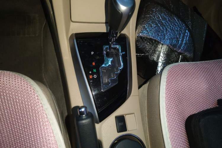 Used Toyota Corolla 2017 Revised Version 1.6L S-CVT GL Gear Lever