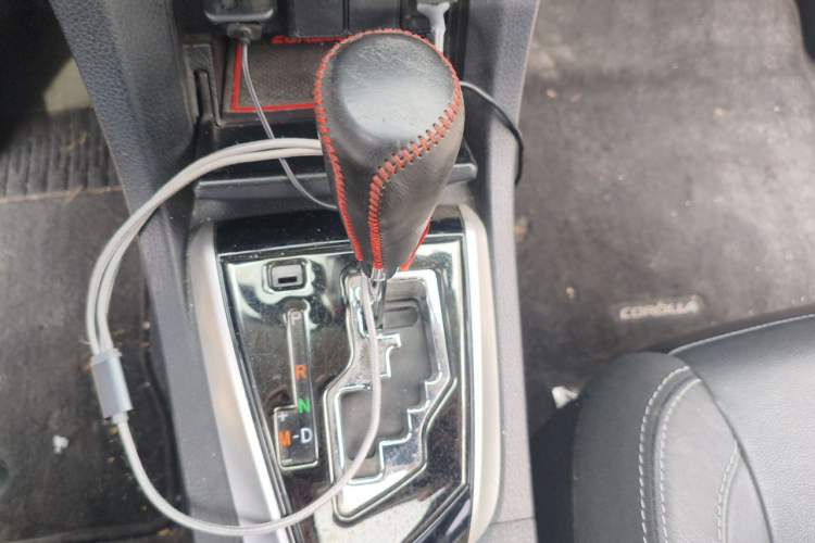 Used Toyota Corolla 2017 Revised Version 1.2T S-CVT GL-i Leather Edition Gear Lever