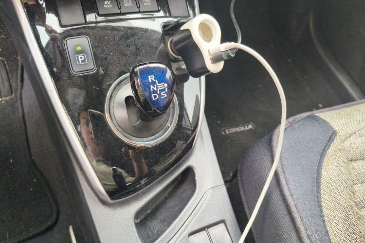 Used Toyota Corolla 2017 Revised Dual-Engine 1.8L E-CVT Leading Edition Gear Lever