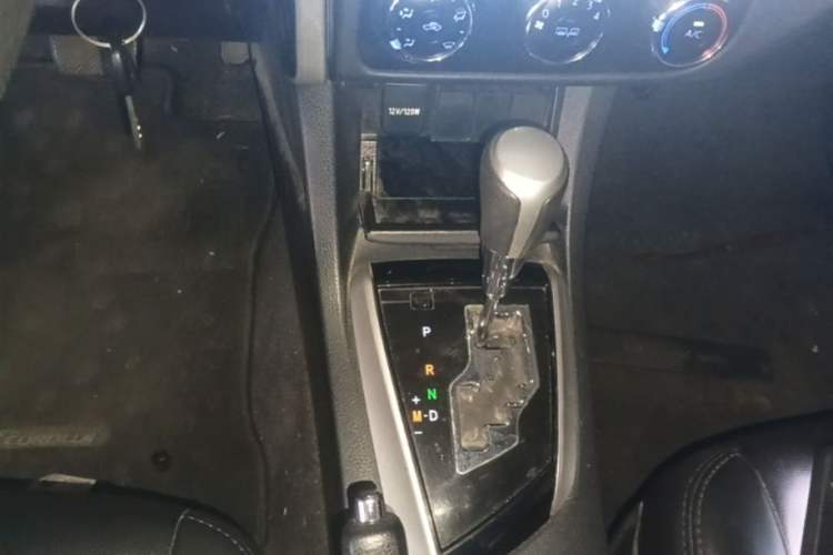 Used Toyota Corolla 2017 Revised Version 1.2T S-CVT GL Gear Lever