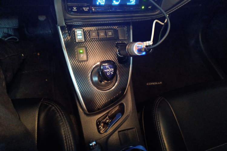Used Toyota Corolla 2017 Revised Dual-Engine 1.8L E-CVT Leading Edition Gear Lever