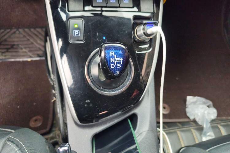 Used Toyota Corolla 2017 Revised Dual-Engine 1.8L E-CVT Elite Edition Gear Lever