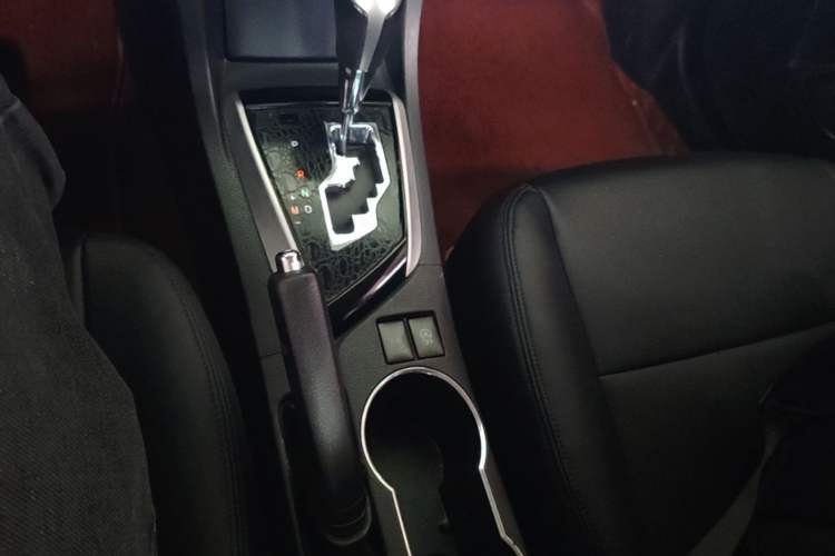 Used Toyota Corolla 2017 Revised Version 1.2T S-CVT GL Gear Lever