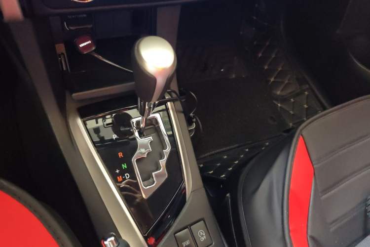 Used Toyota Corolla 2017 Revised Version 1.2T S-CVT GL Gear Lever