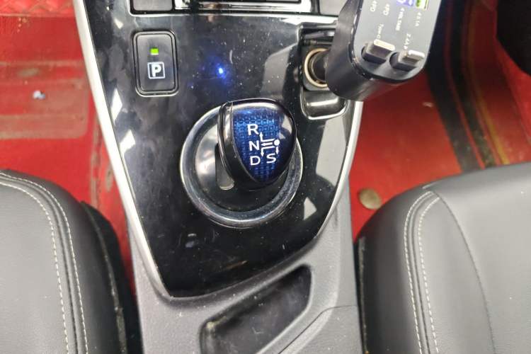 Used Toyota Corolla 2017 Revised Dual-Engine 1.8L E-CVT Leading Edition Gear Lever
