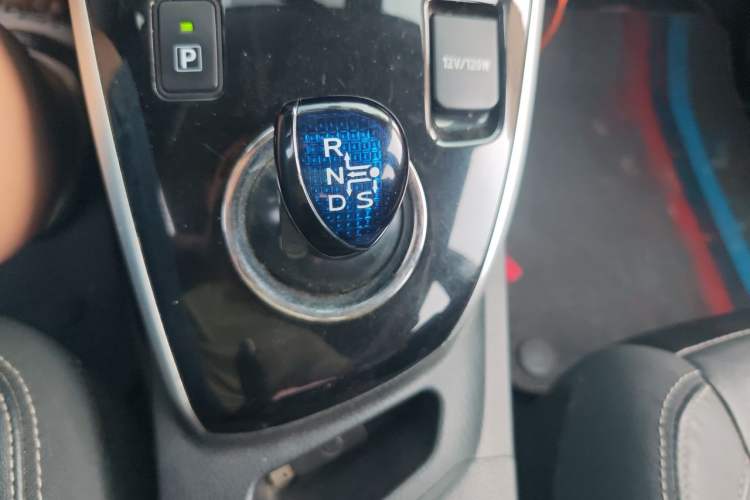 Used Toyota Corolla 2017 Revised Dual-Engine 1.8L E-CVT Elite Edition Gear Lever