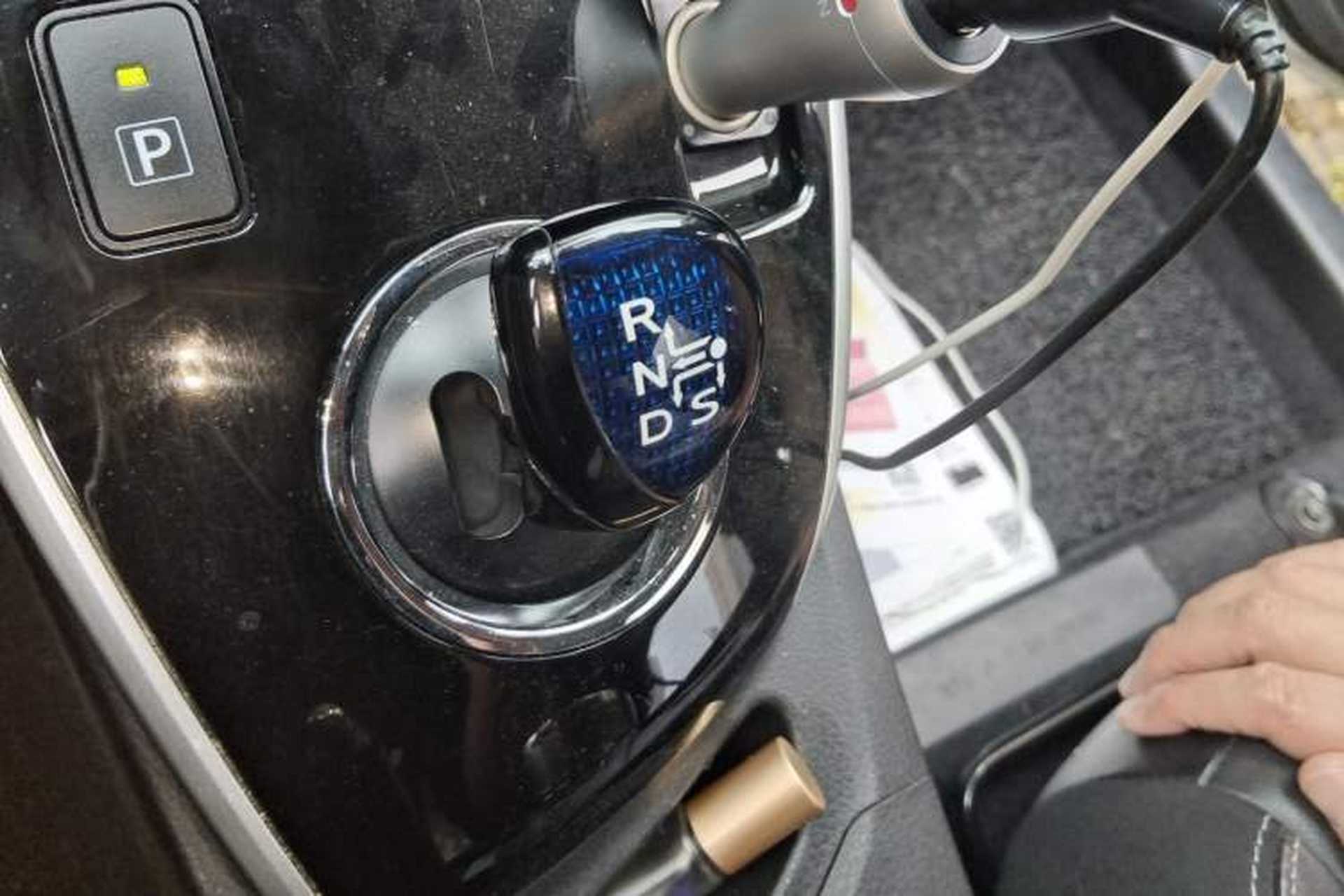 Used Toyota Corolla 2017 Revised Dual-Engine 1.8L E-CVT Elite Edition Gear Lever