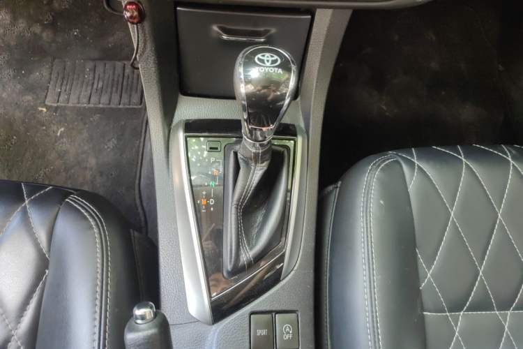 Used Toyota Corolla 2017 Revised Version 1.2T S-CVT GL-i Gear Lever