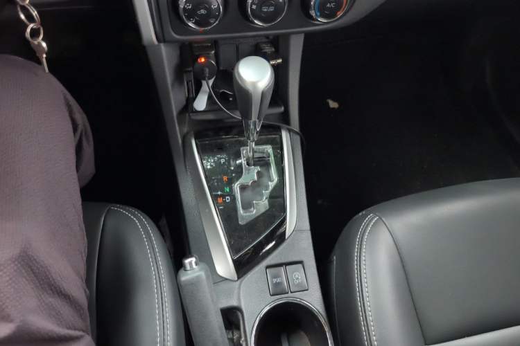 Used Toyota Corolla 2017 Revised Version 1.2T S-CVT GL-i Gear Lever