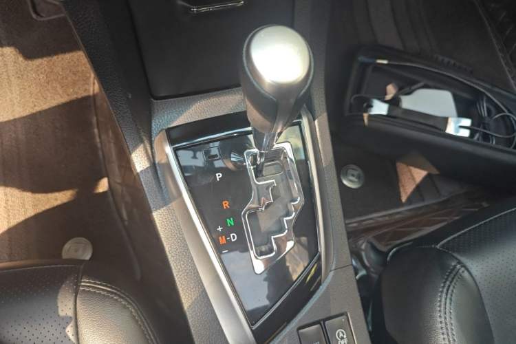 Used Toyota Corolla 2017 1.2T CVT GL-i Leather Edition Gear Lever
