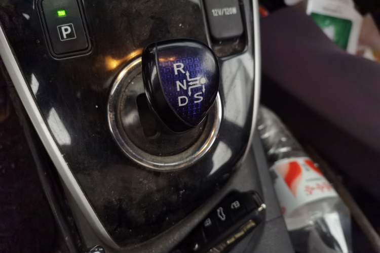 Used Toyota Corolla 2017 Revised Dual-Engine 1.8L E-CVT Elite Edition Gear Lever