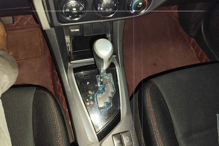 Used Toyota Corolla 2017 Revised Version 1.2T S-CVT GL Gear Lever