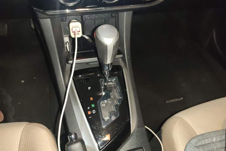 Used Toyota Corolla 2017 Revised Version 1.6L S-CVT GL Gear Lever