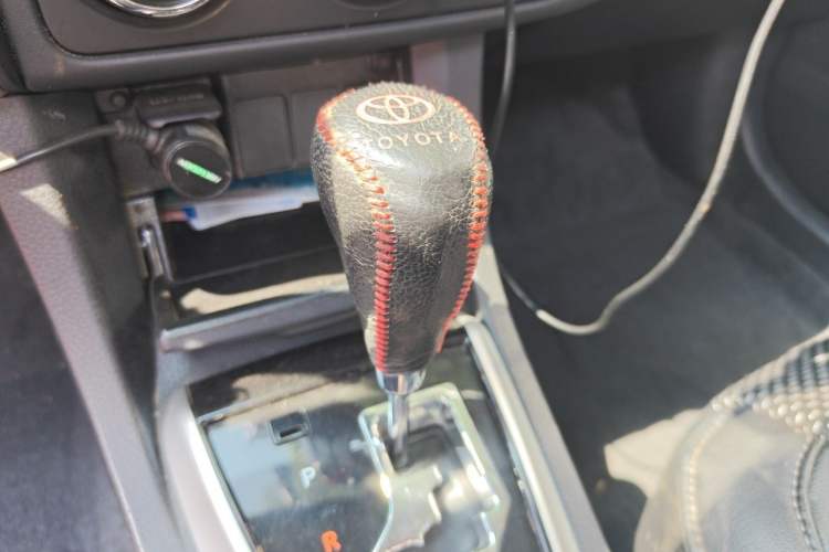 Used Toyota Corolla 2017 Revised Version 1.2T S-CVT GL-i Gear Lever