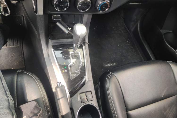 Used Toyota Corolla 2017 Revised Version 1.2T S-CVT GL Gear Lever