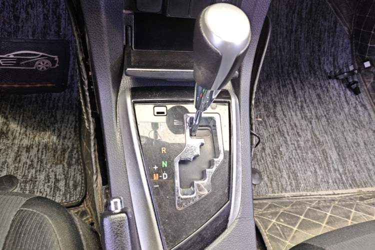 Used Toyota Corolla 2017 Revised Version 1.2T S-CVT GL-i Gear Lever