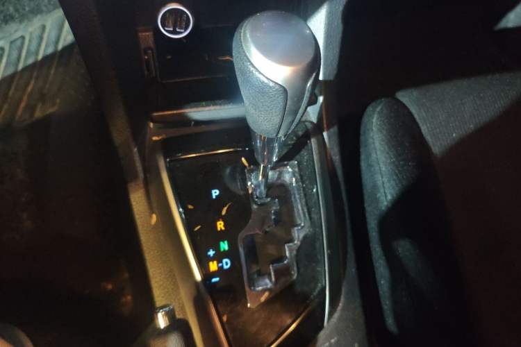 Used Toyota Corolla 2017 1.6L CVT GL Gear Lever