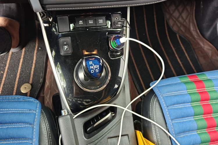 Used Toyota Corolla 2017 Revised Dual-Engine 1.8L E-CVT Luxury Edition Gear Lever