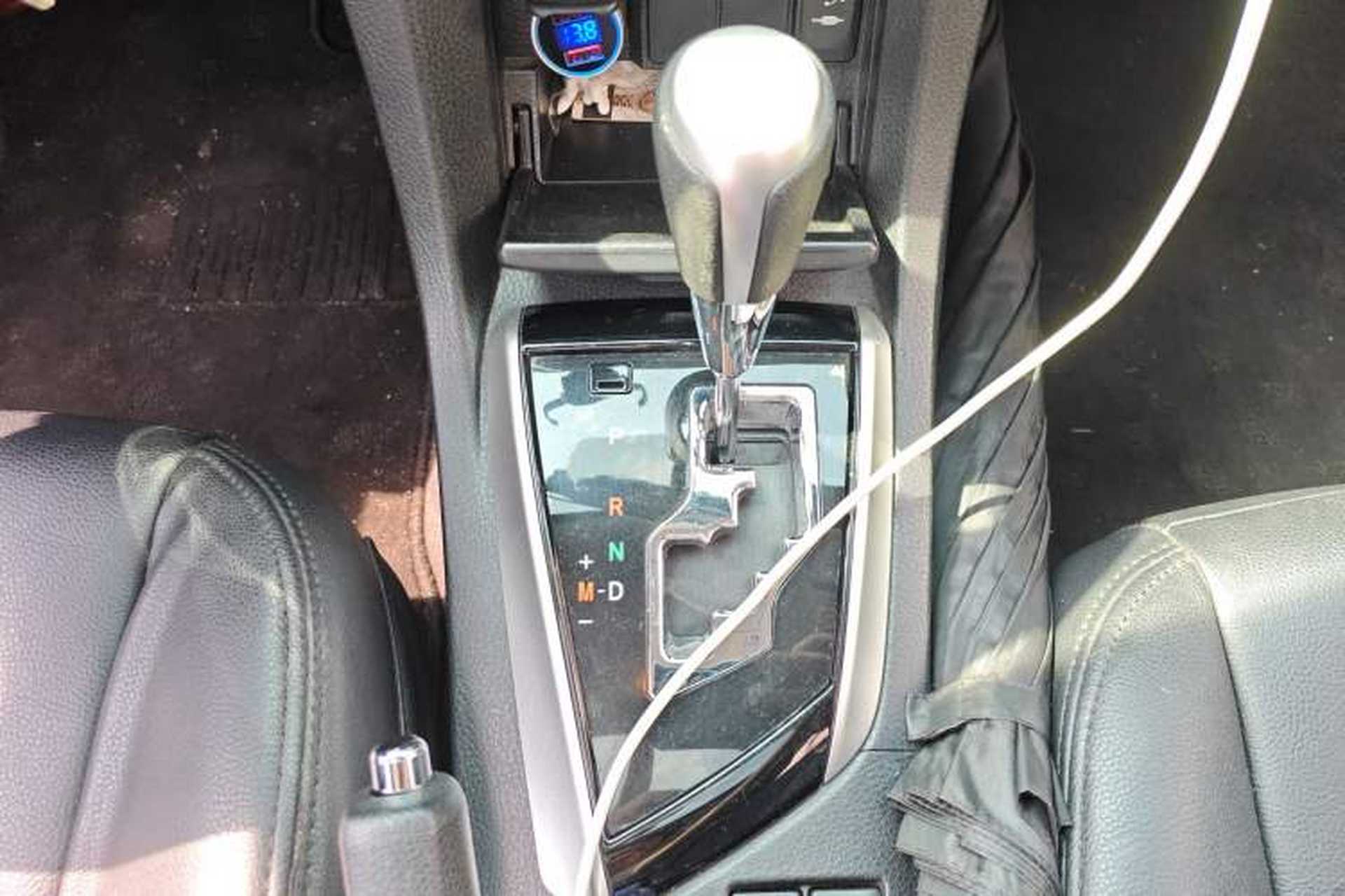 Used Toyota Corolla 2017 Revised Version 1.2T S-CVT GL-i Gear Lever
