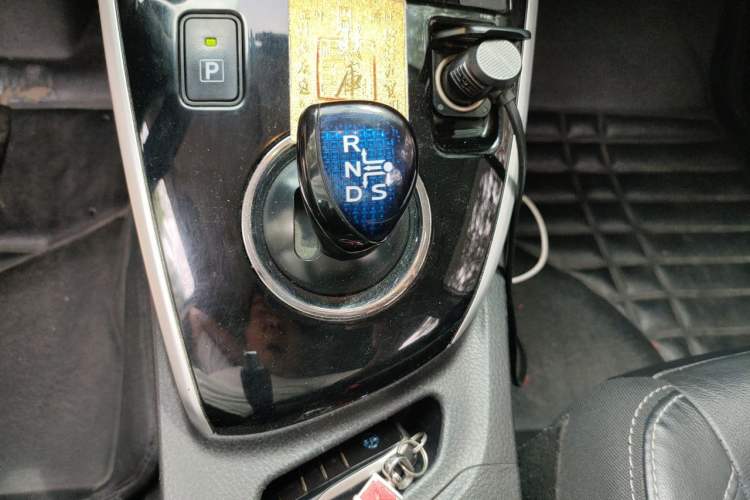 Used Toyota Corolla 2017 Revised Dual-Engine 1.8L E-CVT Elite Edition Gear Lever