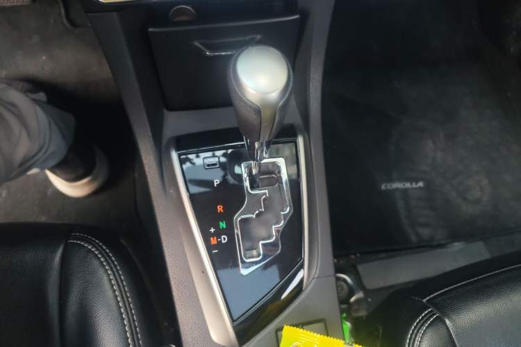 Used Toyota Corolla 2017 1.2T CVT GL-i Gear Lever
