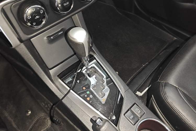 Used Toyota Corolla 2017 Revised Version 1.2T S-CVT GL-i Gear Lever