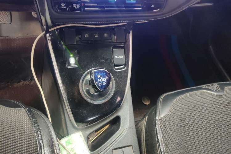 Used Toyota Corolla 2017 Revised Dual-Engine 1.8L E-CVT Leading Edition Gear Lever