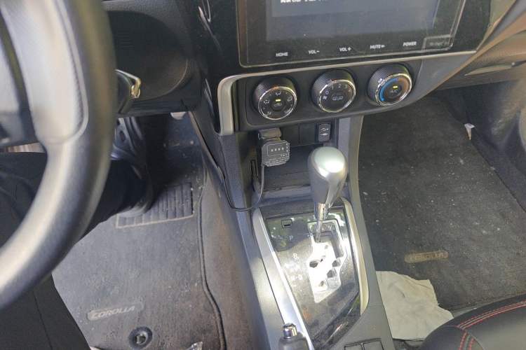 Used Toyota Corolla 2017 Revised Version 1.2T S-CVT GL-i Gear Lever