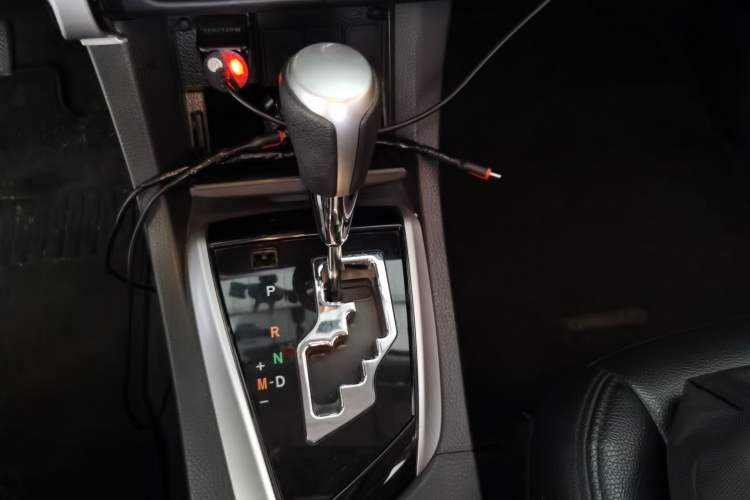 Used Toyota Corolla 2017 Revised Version 1.2T S-CVT GL Gear Lever