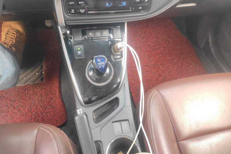 Used Toyota Corolla 2017 Revised Dual-Engine 1.8L E-CVT Leading Edition Gear Lever