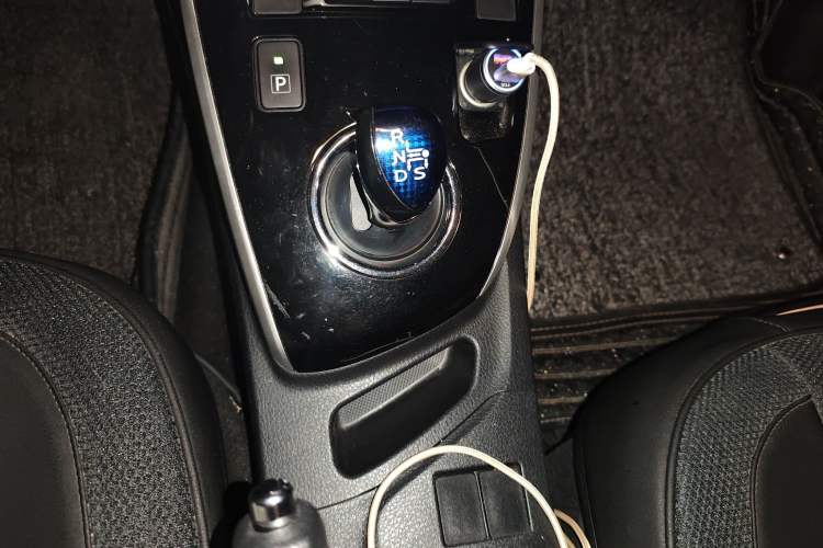 Used Toyota Corolla 2017 Revised Dual-Motor 1.8L E-CVT Pioneer Edition Gear Lever