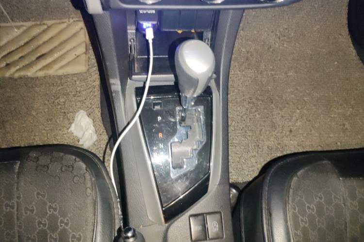 Used Toyota Corolla 2017 Revised Version 1.2T S-CVT GL Gear Lever
