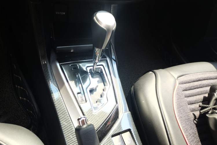 Used Toyota Corolla 2017 Revised Version 1.2T S-CVT GL-i Gear Lever