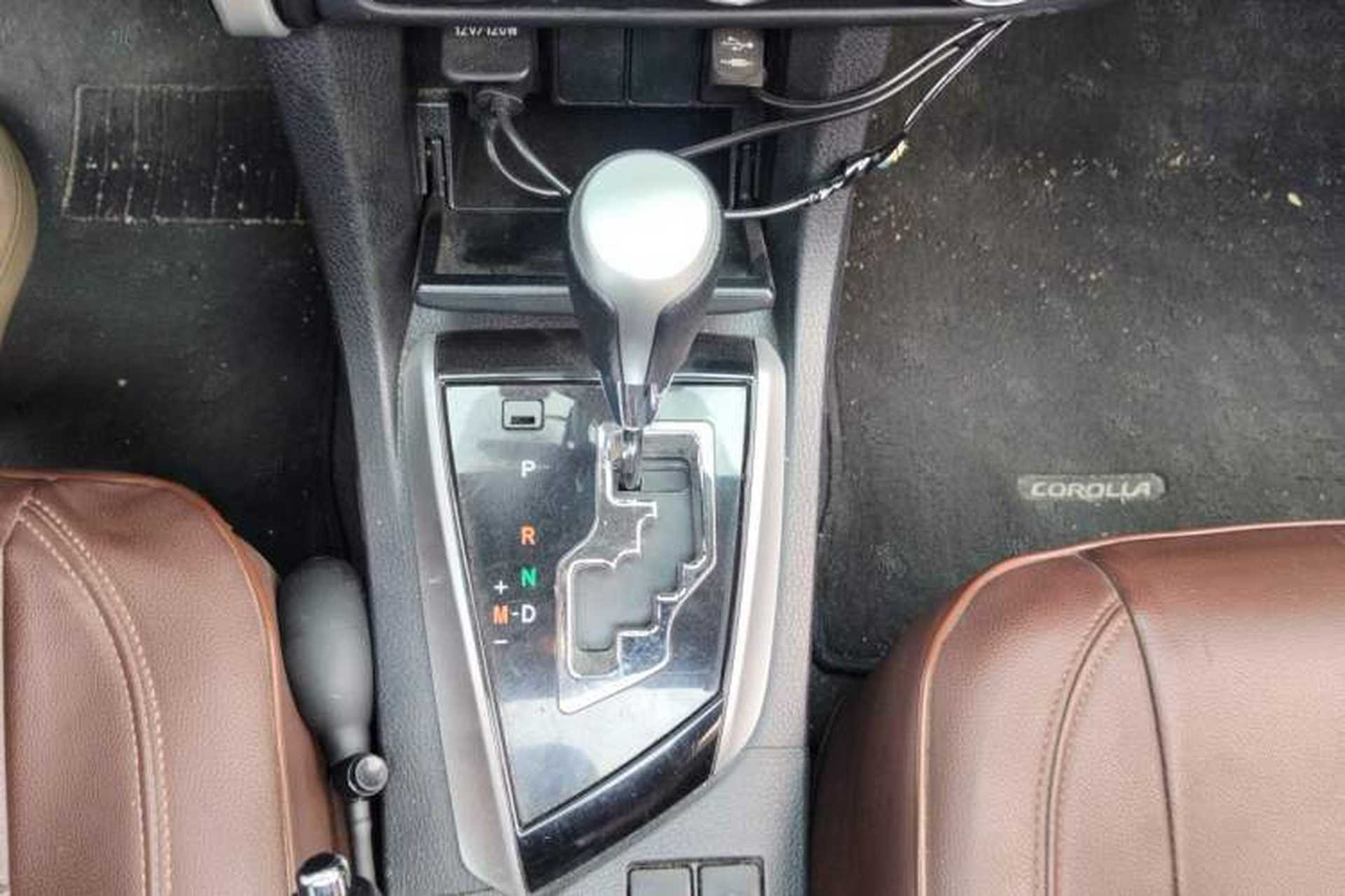Used Toyota Corolla 2017 Revised Version 1.2T S-CVT GL-i Gear Lever
