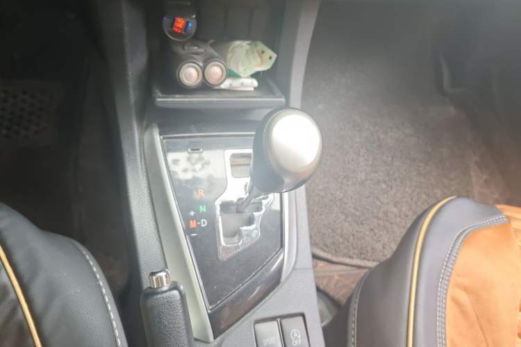 Used Toyota Corolla 2017 Revised Version 1.2T S-CVT GL Gear Lever