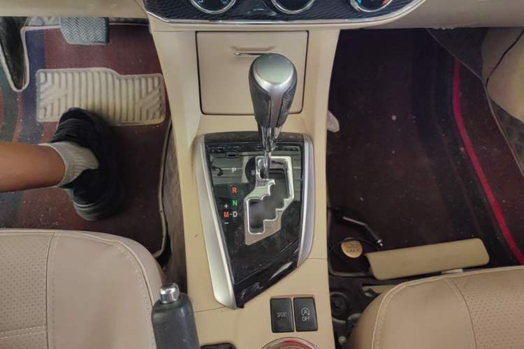 Used Toyota Corolla 2017 1.2T CVT GL-i Gear Lever