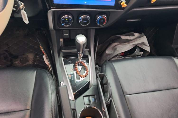 Used Toyota Corolla 2017 Revised Version 1.2T S-CVT GL Gear Lever