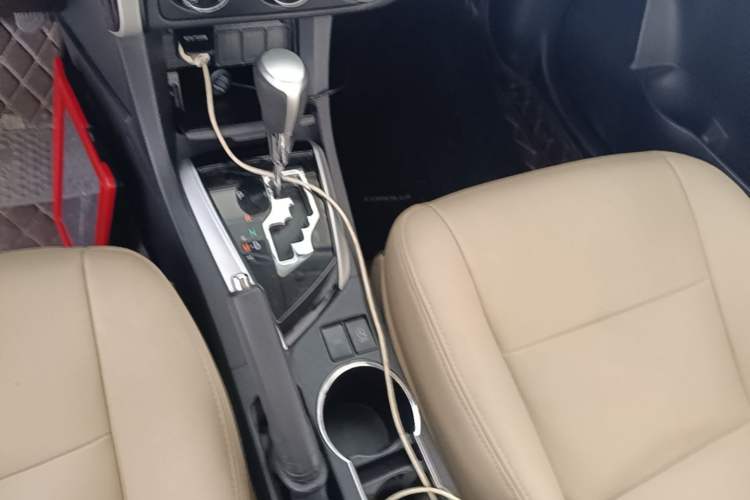 Used Toyota Corolla 2017 Revised Version 1.2T S-CVT GL Gear Lever