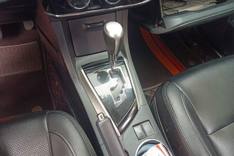 Used Toyota Corolla 2017 Revised Version 1.6L S-CVT GL Gear Lever