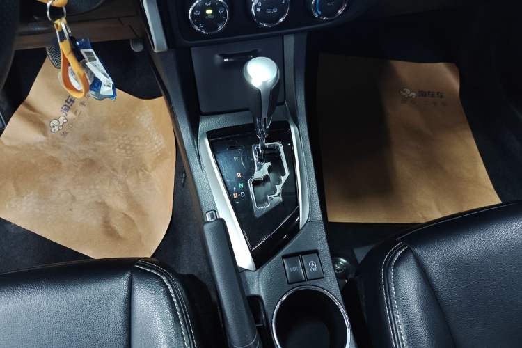 Used Toyota Corolla 2017 Revised Version 1.2T S-CVT GL Gear Lever