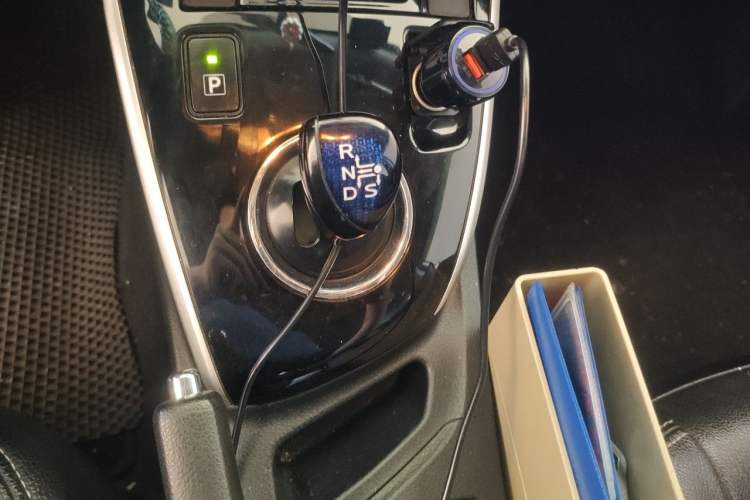 Used Toyota Corolla 2017 Revised Dual-Engine 1.8L E-CVT Leading Edition Gear Lever