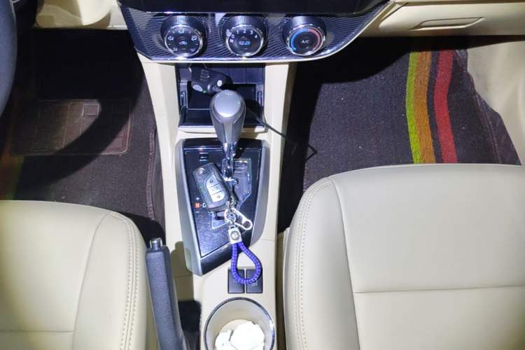 Used Toyota Corolla 2017 1.2T CVT GL-i Gear Lever