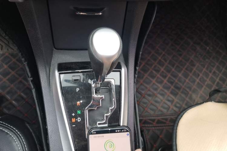 Used Toyota Corolla 2017 Revised Version 1.2T S-CVT GL Gear Lever
