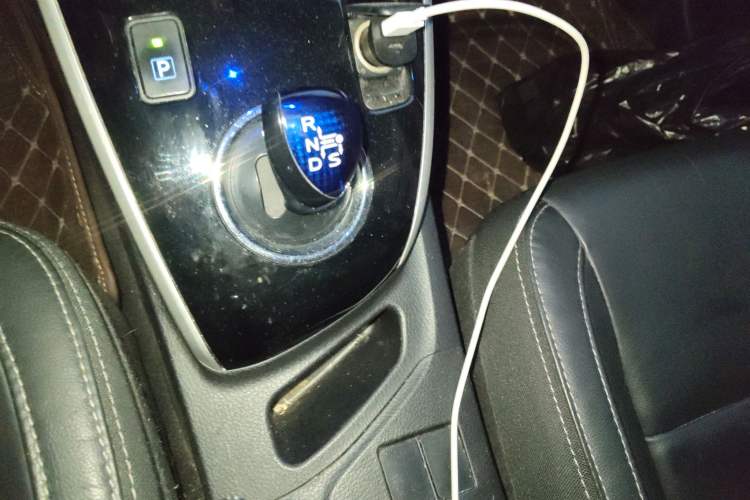 Used Toyota Corolla 2017 Revised Dual-Engine 1.8L E-CVT Elite Edition Gear Lever