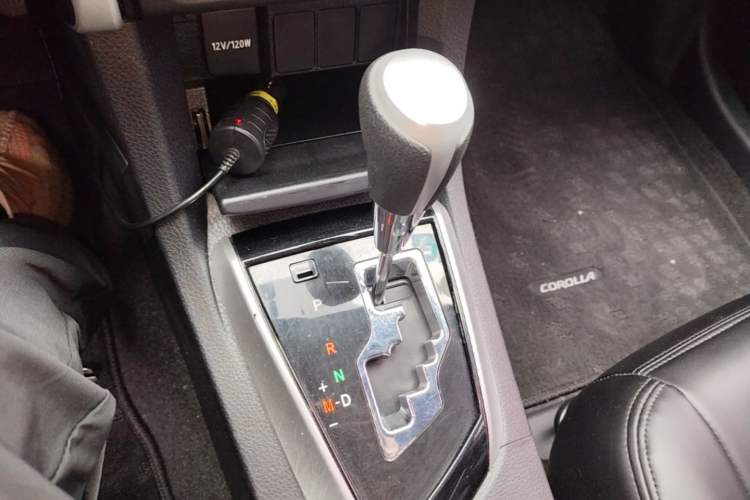 Used Toyota Corolla 2017 Revised Version 1.2T S-CVT GL Gear Lever