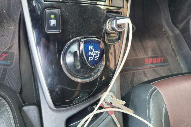Used Toyota Corolla 2017 Revised Dual-Engine 1.8L E-CVT Elite Edition Gear Lever