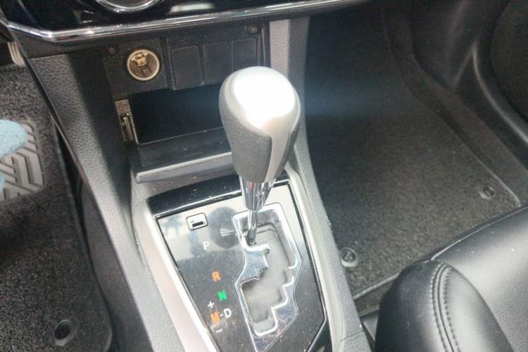 Used Toyota Corolla 2017 Revised Version 1.6L S-CVT GL Gear Lever