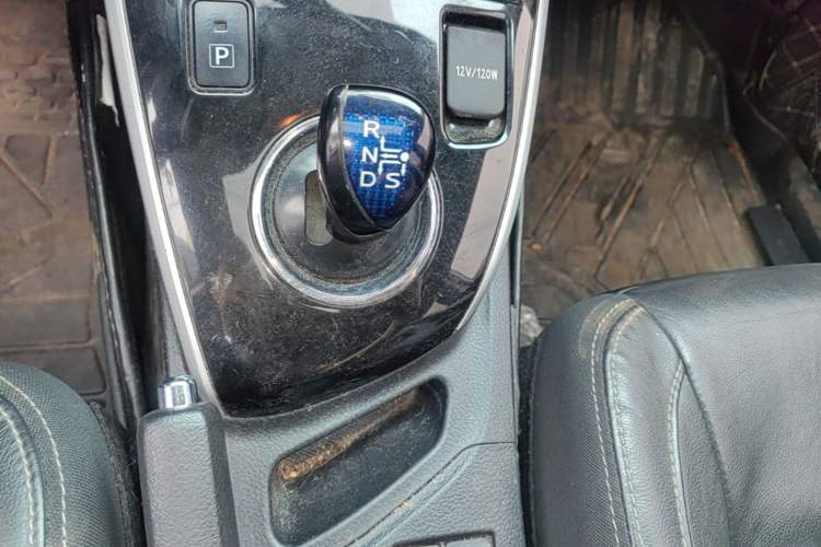 Used Toyota Corolla 2017 Revised Dual-Engine 1.8L E-CVT Elite Edition Gear Lever