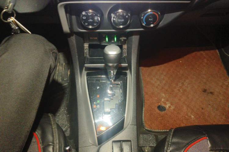 Used Toyota Corolla 2017 Revised Version 1.2T S-CVT GL-i Gear Lever